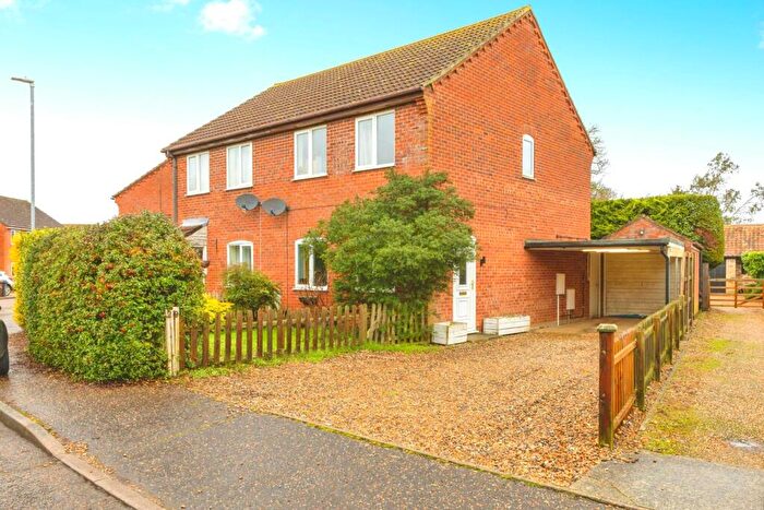 3 Bedroom Semi-Detached House For Sale In Ferguson Way, Attleborough, Norfolk, NR17
