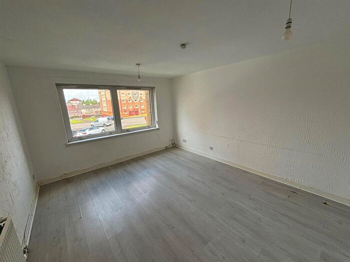 3 Bedroom Flat To Rent In Airbles Street, Motherwell, ML1
