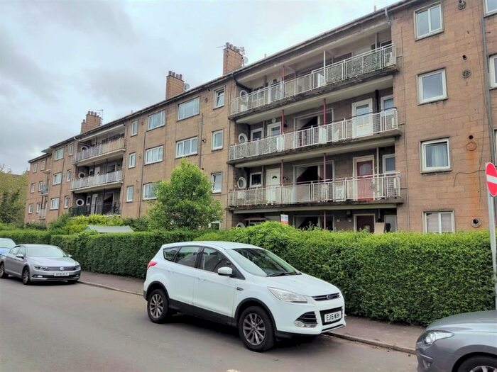 3 Bedroom Flat To Rent In Kirkoswald Road, Shawlands, Glasgow, G43