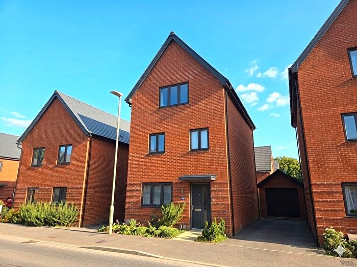 3 Bedroom Detached House For Sale In Whiteley Way, Curbridge, SO30