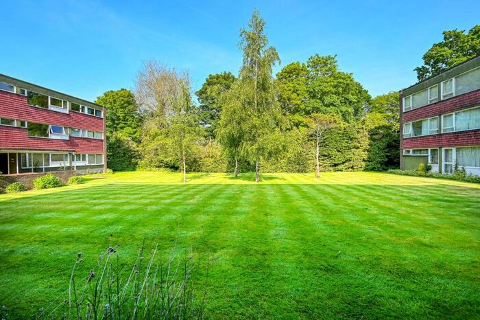 2 Bedroom Flat To Rent In Boxgrove Avenue, Guildford, , Burpham, Guildford, GU1