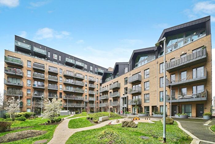 1 Bedroom Flat For Sale In Anderson Square, London, E3