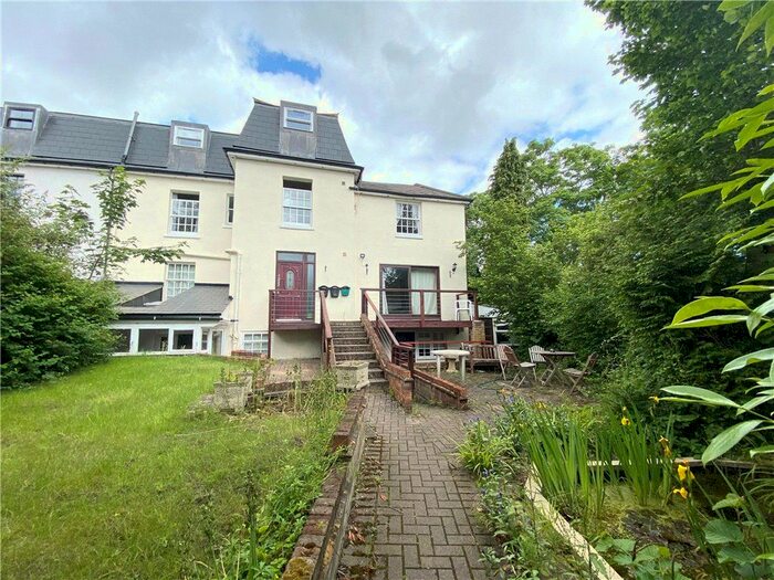 3 Bedroom Flat To Rent In Egham Hill, Egham, Surrey, TW20