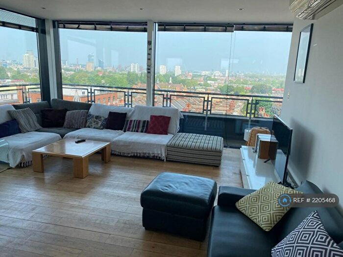 2 Bedroom Penthouse To Rent In Lavender Hill, London, SW11