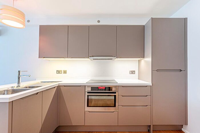 1 Bedroom Flat For Sale In Bruges Place, Baynes Street, London, NW1