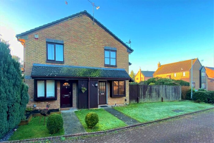 1 Bedroom Town House To Rent In All Saints Close, Wokingham RG40