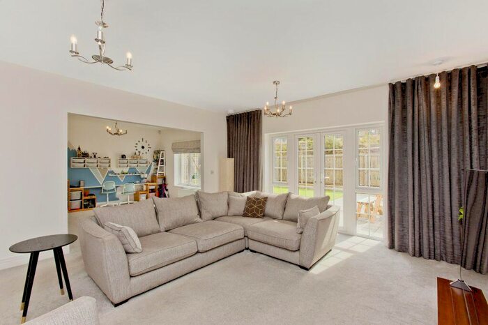 5 Bedroom Detached House For Sale In Kings View Crescent, Ratho, EH28