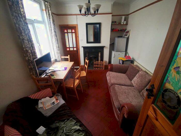 4 Bedroom House To Rent In Llanishen Street, Heath, Cardiff, CF14