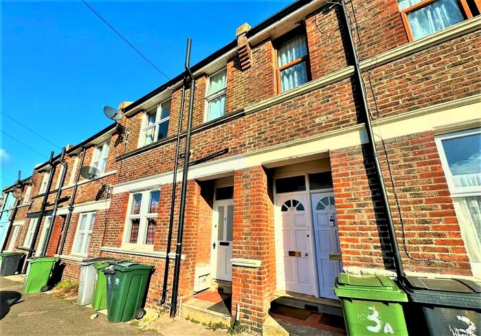 1 Bedroom Flat To Rent In The Broadway, Hastings, TN35