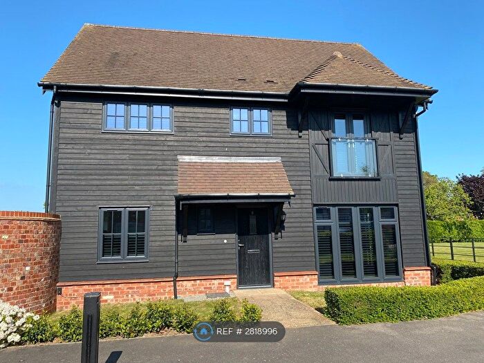 3 Bedroom Semi-Detached House To Rent In Blossom Way, Tonbridge, TN12