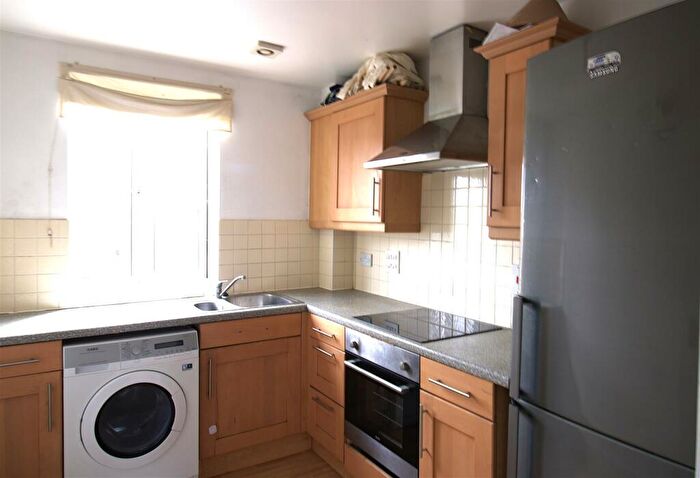 2 Bedroom Apartment To Rent In Holden Close, Braintree, CM7