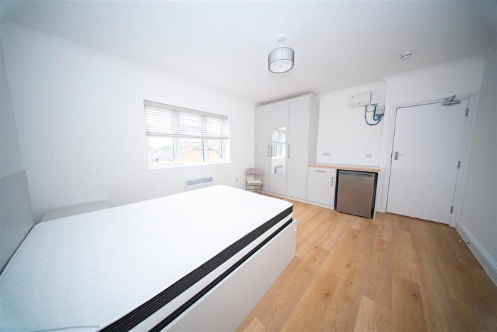 1 Bedroom Property To Rent In Bath Road, Hounslow, TW4