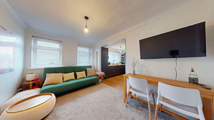 1 Bedroom Flat To Rent In Station Road, Llandaff North, Cardiff, CF14