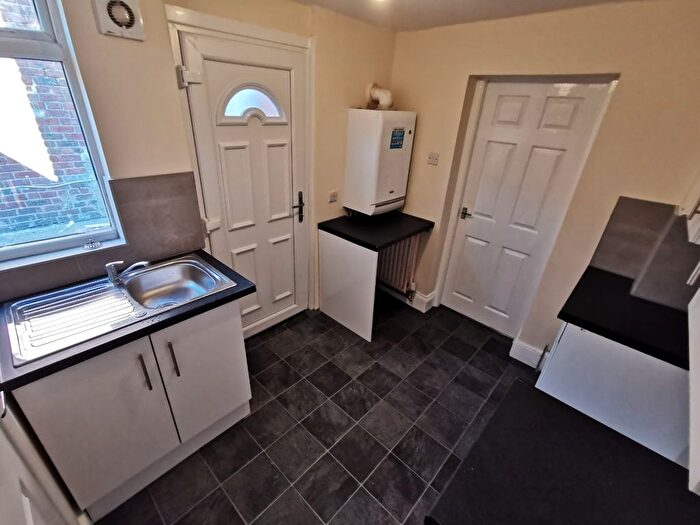 2 Bedroom Flat To Rent In Sunderland Road, Gateshead, NE8