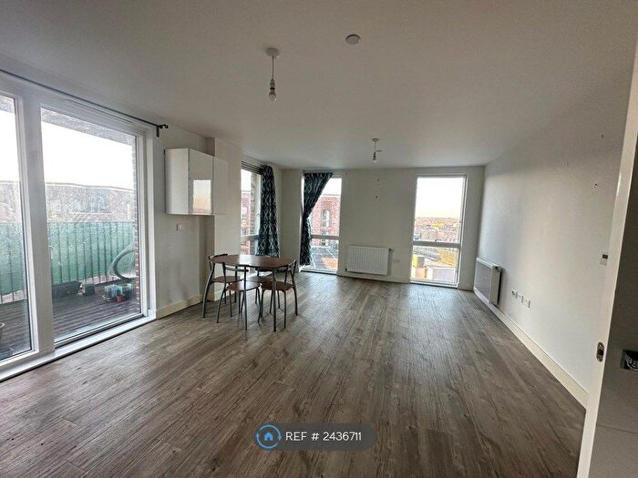3 Bedroom Flat To Rent In Chesterton, Harrow, HA1