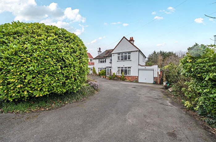 4 Bedroom Detached House For Sale In Cranmore Lane, Aldershot, Hampshire, GU11