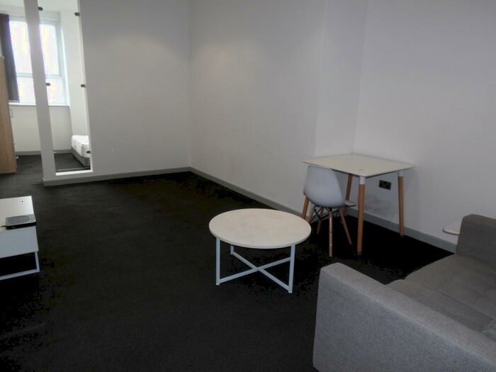 Apartment To Rent In Newspaper House, BB1