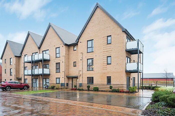 2 Bedroom Flat For Sale In George Avenue, Glebe Farm, Milton Keynes, MK17
