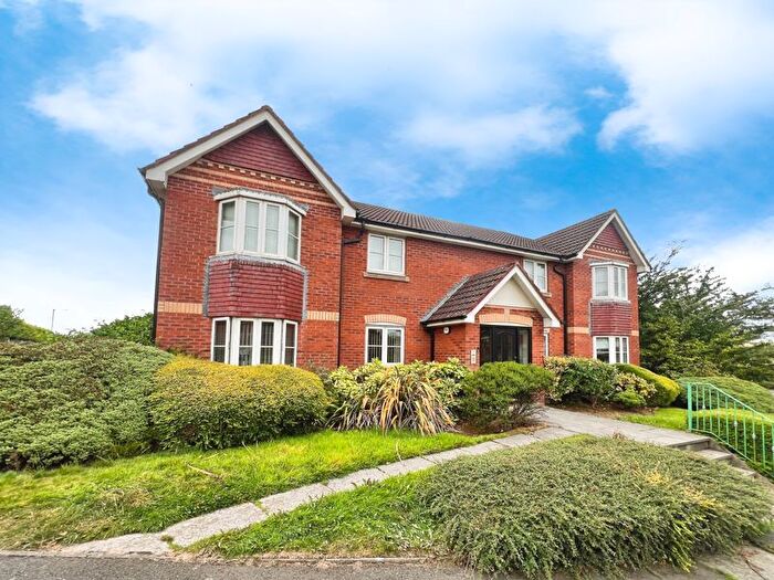 2 Bedroom Flat For Sale In Holmebrook Drive, Horwich, BL6
