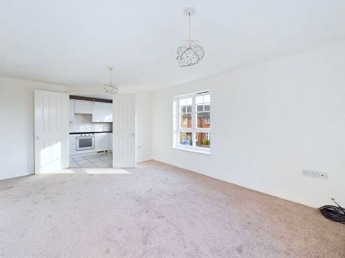 2 Bedroom Flat To Rent In Rutherford Close, Uxbridge, UB8