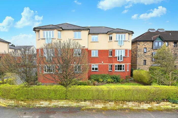 2 Bedroom Flat To Rent In Garden Mews, Harlow Oval, Harrogate, HG2