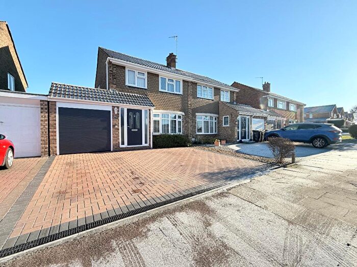 3 Bedroom Semi Detached House For Sale In Turnpike Drive, Warden Hills, Luton, Bedfordshire, LU3