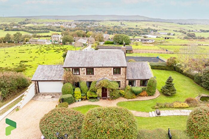 4 Bedroom Detached House For Sale In Pickup Bank, Darwen, BB3