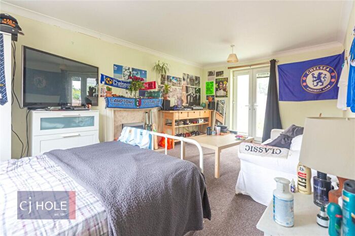 4 Bedroom Semi-Detached House To Rent In Cropthorne Road South, Horfield, Bristol, BS7