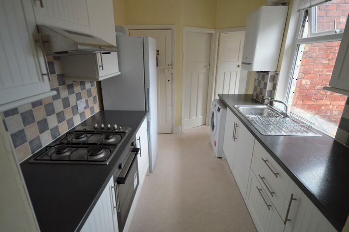 3 Bedroom Flat To Rent In Addycombe Terrace, Newcastle Upon Tyne, NE6