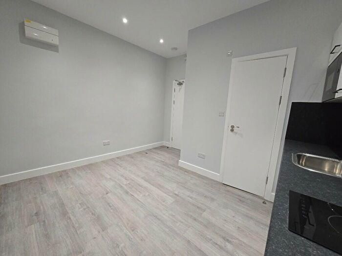 Studio To Rent In Alexandra Grove, London, N4