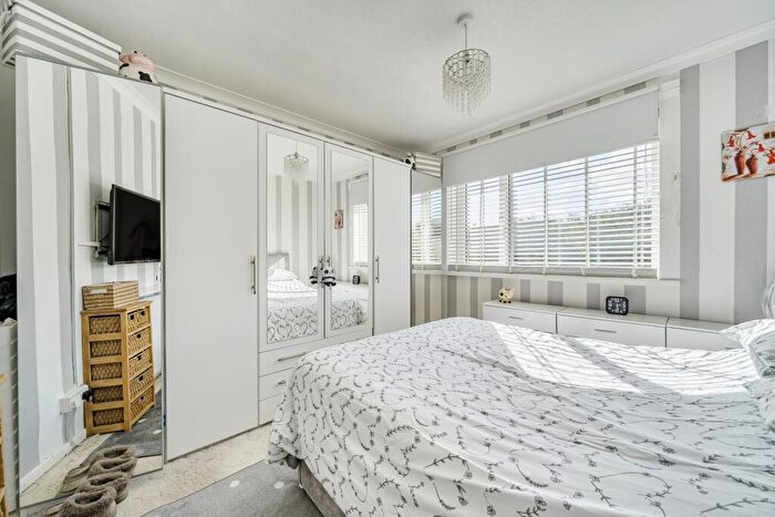 2 Bedroom Semi-Detached House For Sale In Hampshire Road, West Bromwich, West Midlands, B71