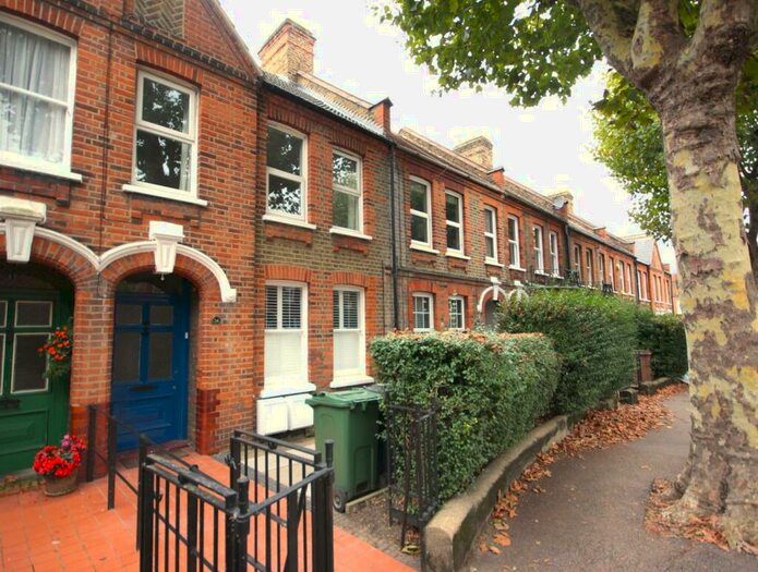1 Bedroom Flat To Rent In Hawarden Road, Walthamstow, E17