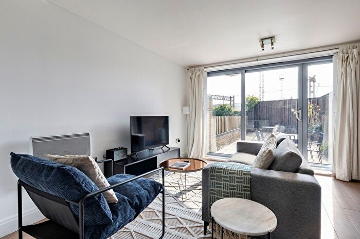 2 Bedroom Flat To Rent In Chalk Farm, NW1