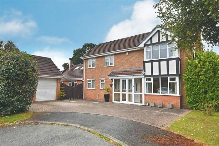 4 Bedroom Detached House For Sale In Braemar Close, Holmes Chapel, CW4