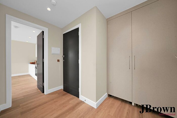 2 Bedroom Flat To Rent In Park Lane, Croydon, Croydon, Surrey, CR0