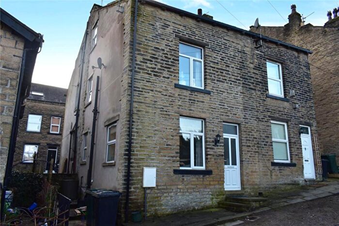 3 Bedroom Terraced House To Rent In Earl Street, Haworth, BD22
