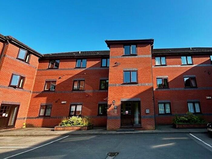 2 Bedroom Flat To Rent In Glebedale Court, Fenton, ST4
