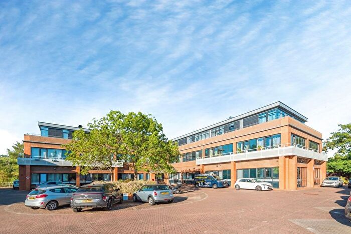 2 Bedroom Flat For Sale In Overbridge Square, Newbury, RG14