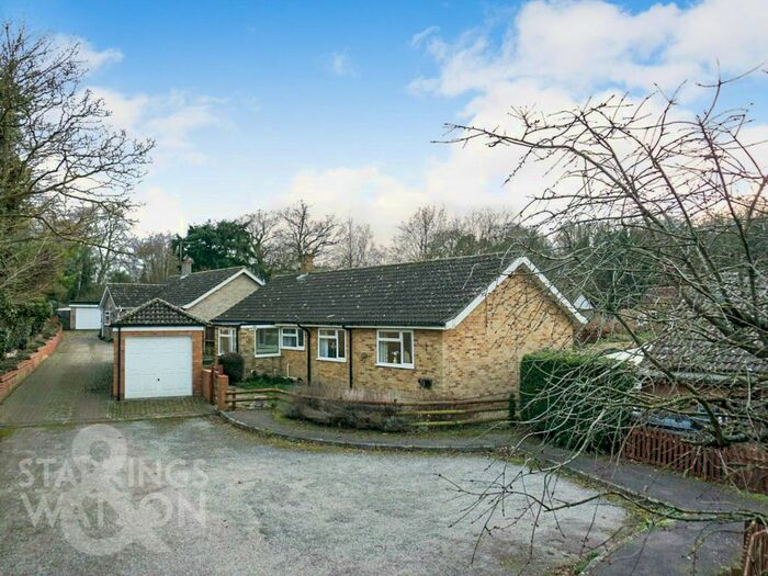 3 Bedroom Detached Bungalow For Sale In St. Marys Close, Flixton, Bungay, NR35