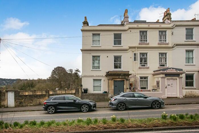 1 Bedroom Ground Maisonette For Sale In Wellsway, Bath, Somerset, BA2