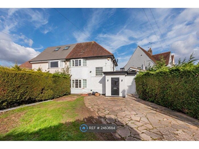 3 Bedroom Semi-Detached House To Rent In Plackett Way, Slough, SL1