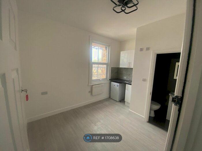 Studio To Rent In Staplehurst Road, London, SE13