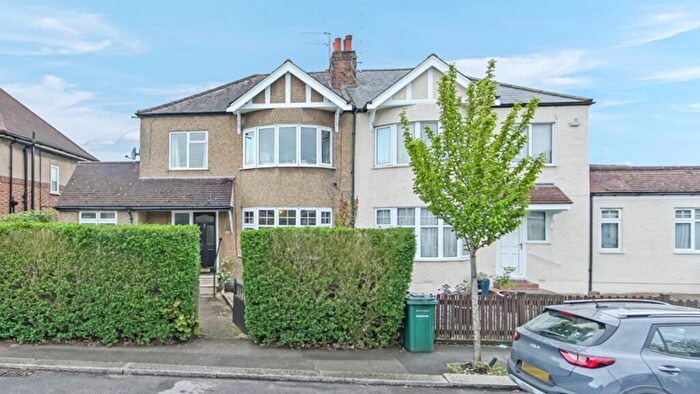 4 Bedroom End Of Terrace House For Sale In Crescent Road, Barnet, North London, EN4