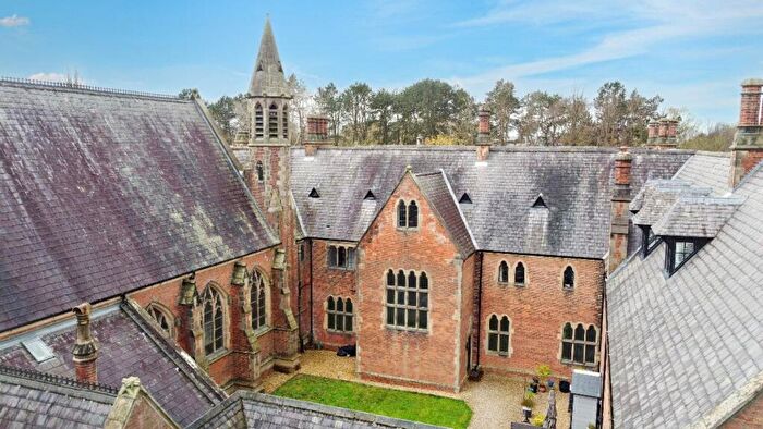 6 Bedroom Detached House For Sale In St. Clare's Court, Darlington, DL3