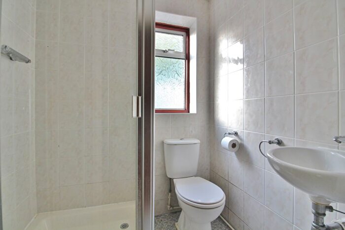 2 Bedroom Detached Bungalow For Sale In Beaufort Avenue, Fareham, PO16