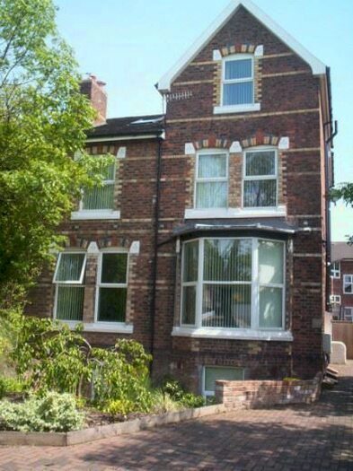 2 Bedroom Flat To Rent In Old Chester Road, Birkenhead, CH42