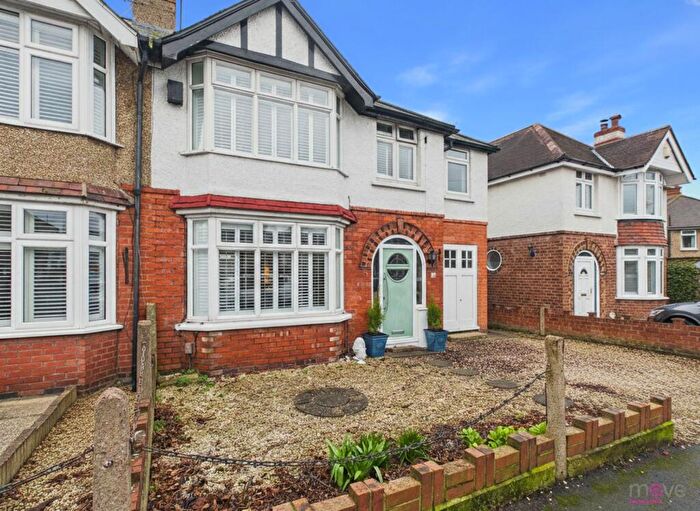3 Bedroom Semi-Detached House For Sale In Windermere Road, Gloucester, GL2