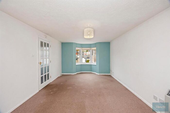 1 Bedroom Flat To Rent In Marlow Court, BN2