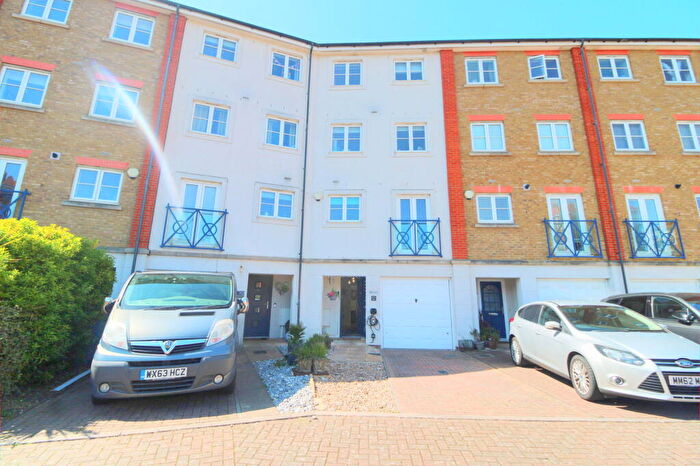 5 Bedroom Town House For Sale In San Juan Court, Eastbourne, BN23