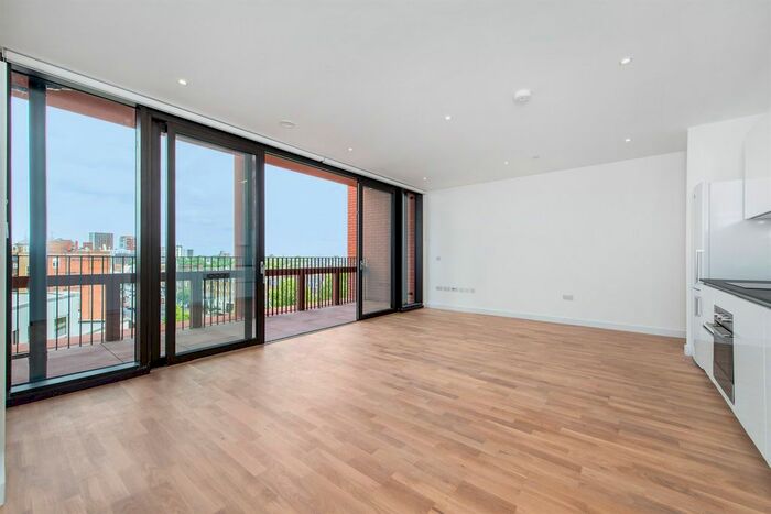 2 Bedroom Flat To Rent In Kingsland Road, London, E8